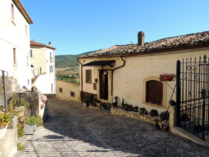 Image No.5-1 Bed Property for sale