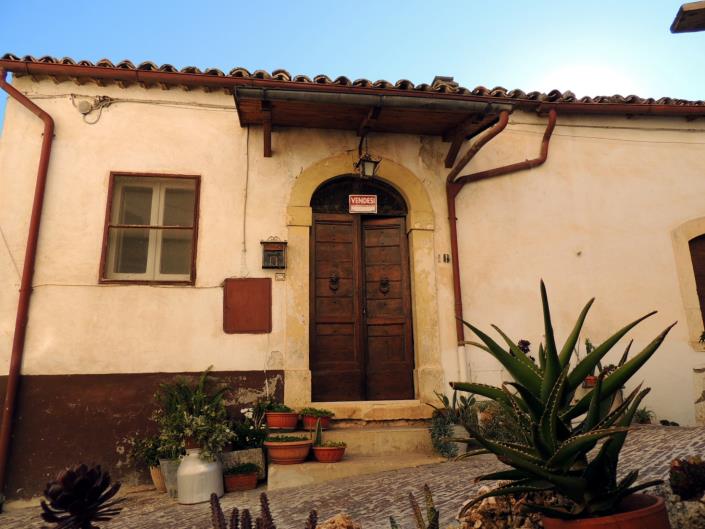 Image No.6-1 Bed Property for sale