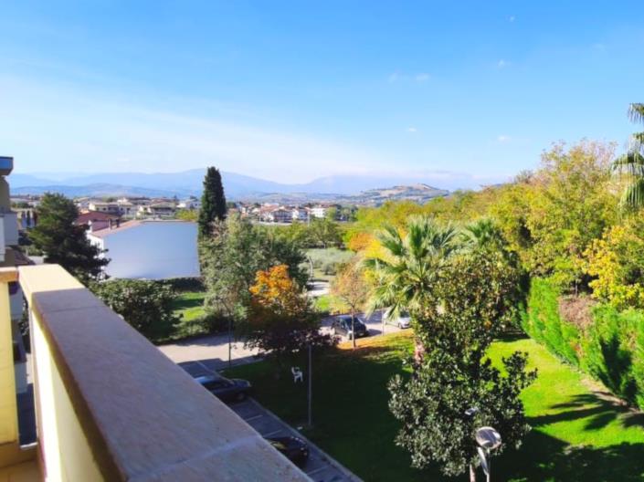 Image No.20-2 Bed Apartment for sale