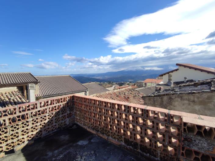 Image No.4-2 Bed House for sale