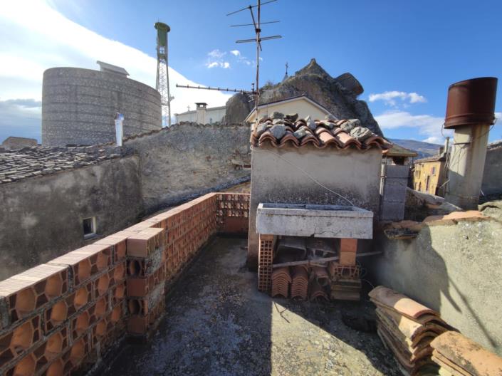 Image No.5-2 Bed House for sale