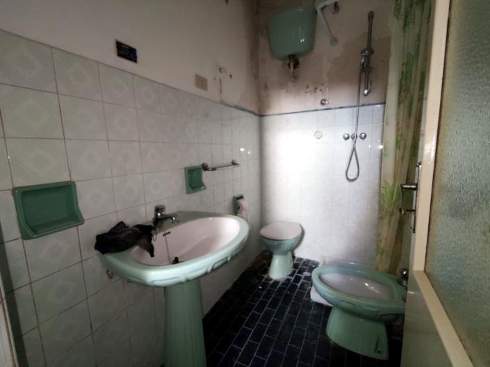 Image No.12-2 Bed House for sale