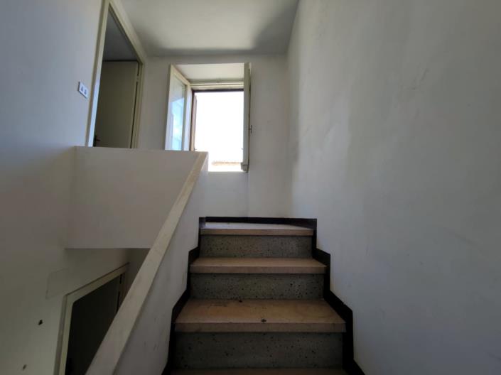 Image No.17-2 Bed House for sale