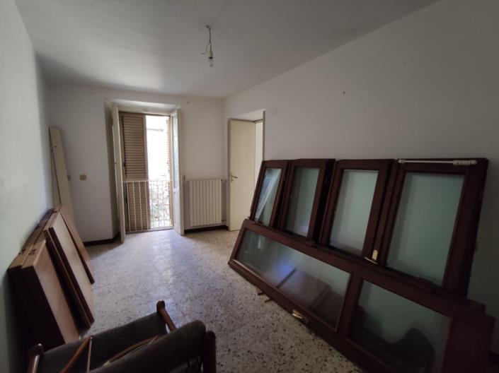 Image No.20-2 Bed House for sale