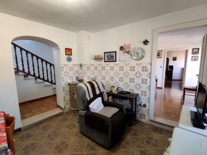 Image No.6-2 Bed House for sale