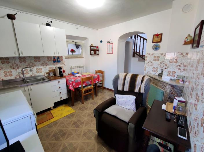 Image No.7-2 Bed House for sale