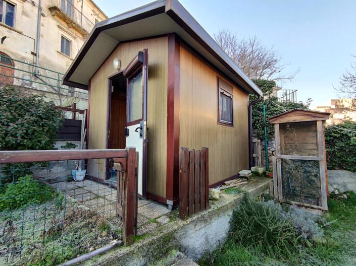 Image No.16-2 Bed House for sale