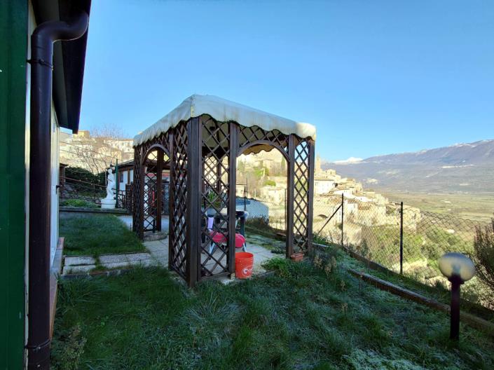 Image No.18-2 Bed House for sale