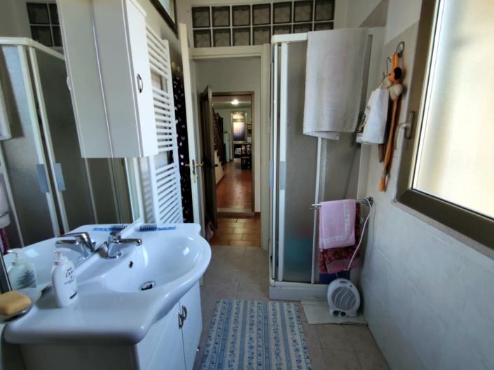 Image No.10-2 Bed House for sale