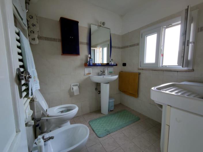 Image No.14-2 Bed House for sale