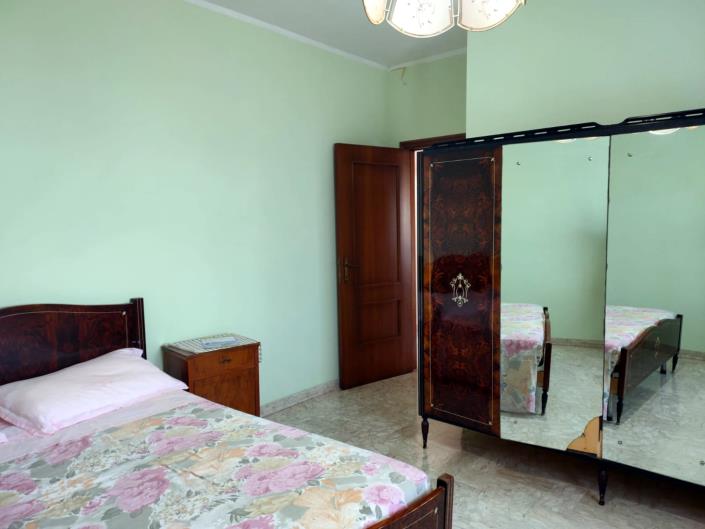 Image No.17-4 Bed Country House for sale