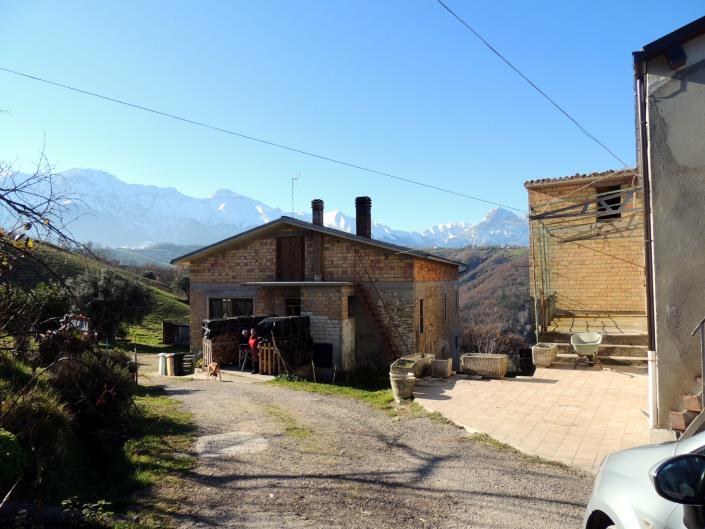 Image No.22-4 Bed Country House for sale