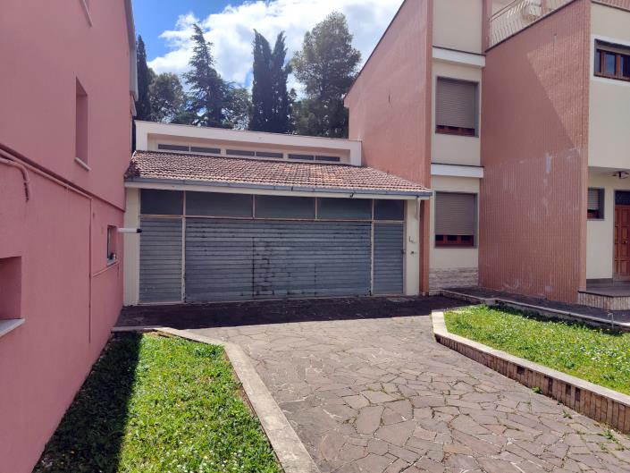 Image No.3-Villa / Détaché de 5 chambres à vendre à Raiano