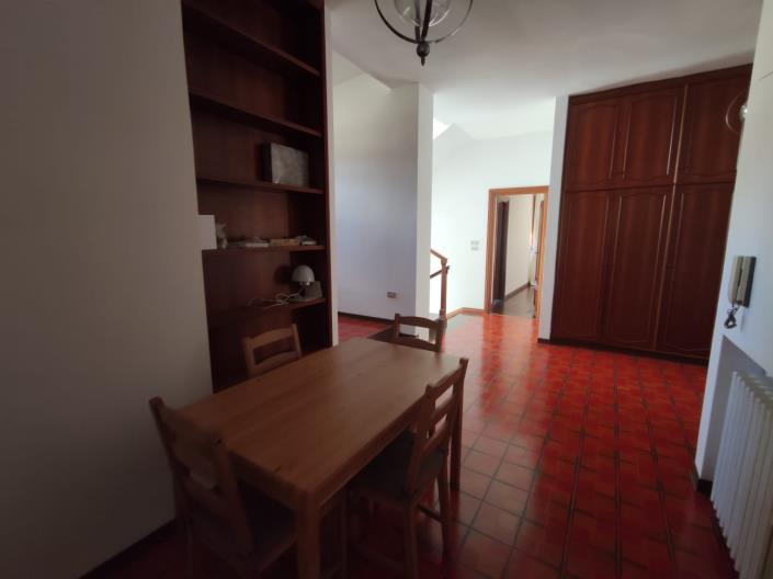 Image No.18-Villa / Détaché de 5 chambres à vendre à Raiano