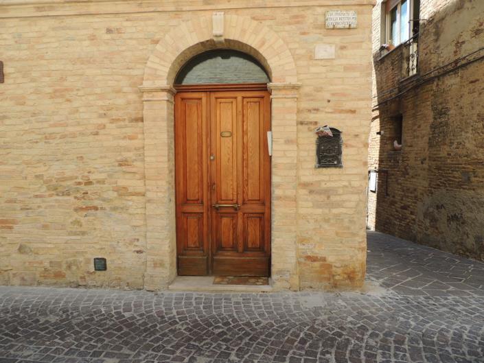 Image No.6-4 Bed House for sale