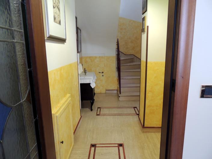 Image No.10-4 Bed House for sale