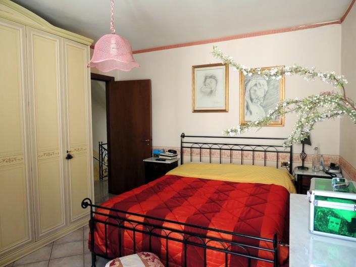 Image No.19-4 Bed House for sale