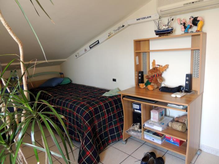 Image No.25-4 Bed House for sale