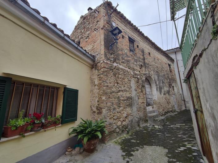 Image No.14-2 Bed Country House for sale