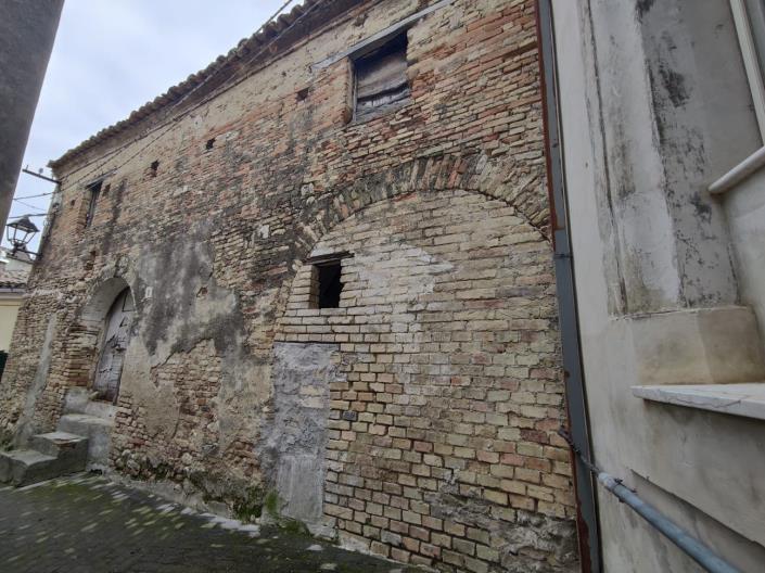 Image No.17-2 Bed Country House for sale