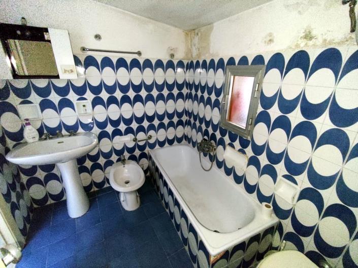 Image No.15-3 Bed House for sale