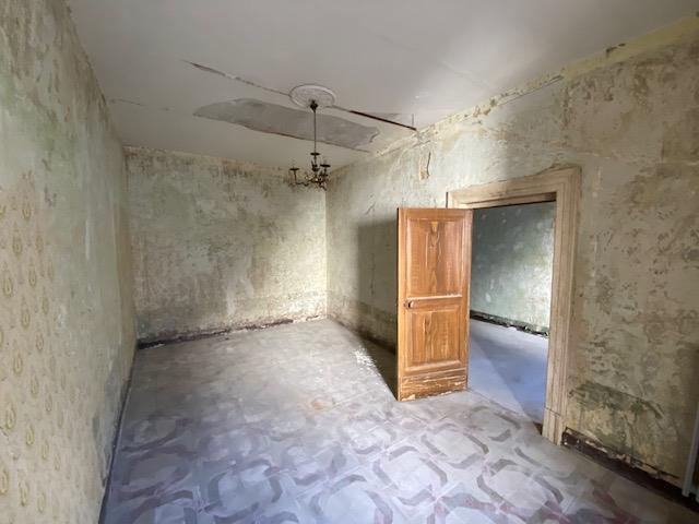 Image No.13-4 Bed House for sale