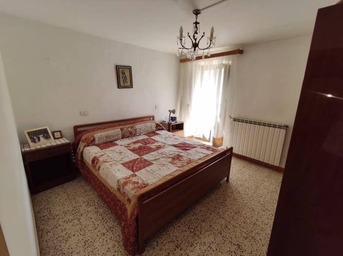 Image No.10-2 Bed House for sale