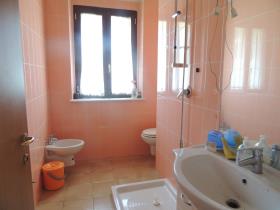 Image No.9-6 Bed House/Villa for sale