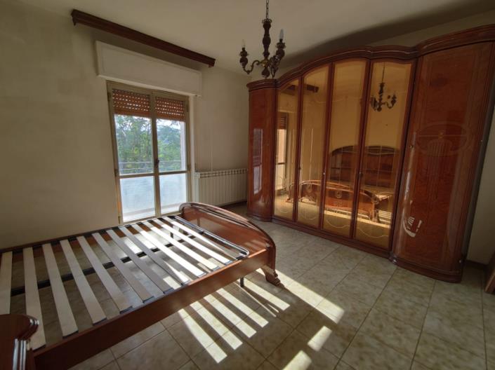 Image No.15-3 Bed Country House for sale