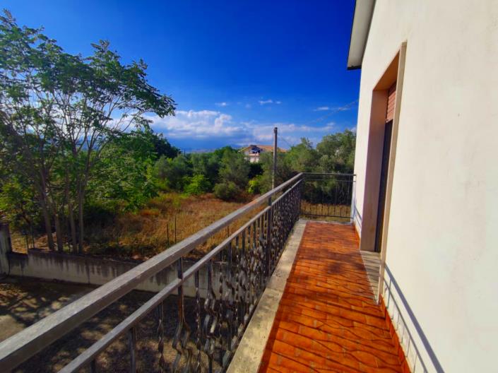 Image No.17-3 Bed Country House for sale