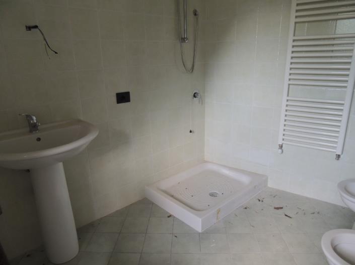 Image No.16-5 Bed Cottage for sale