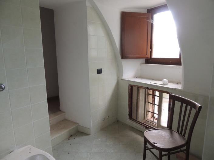 Image No.17-5 Bed Cottage for sale