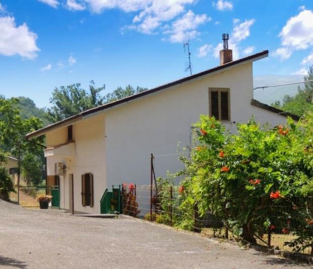 Image No.1-Maison de campagne de 3 chambres à vendre à Manoppello