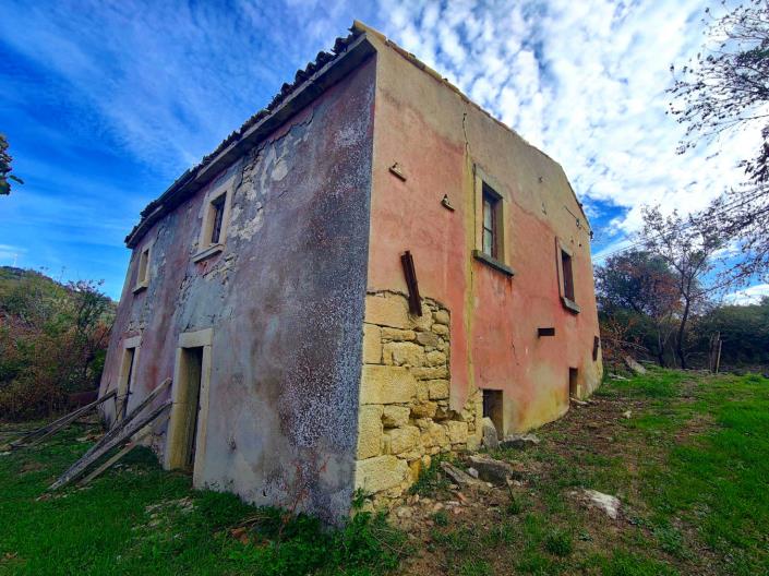 Image No.6-4 Bed Country House for sale