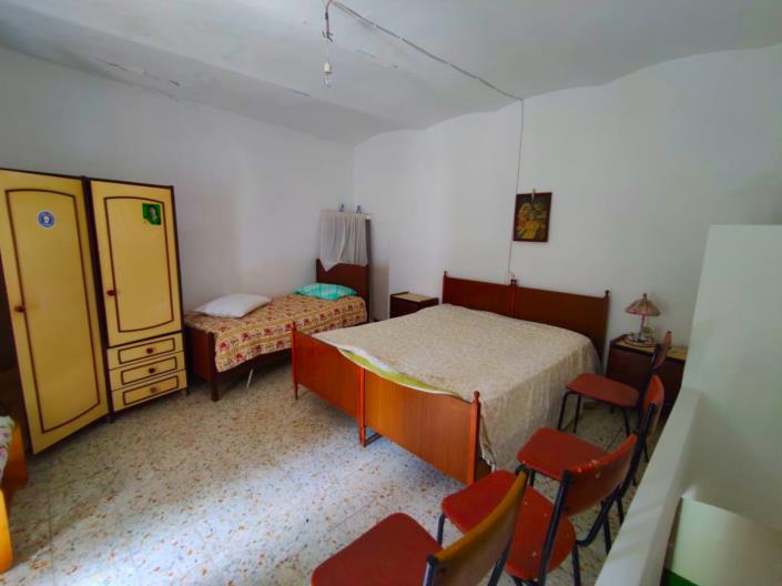 Image No.9-1 Bed House for sale