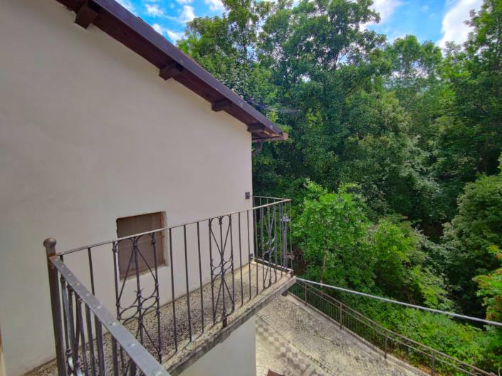 Image No.12-1 Bed House for sale