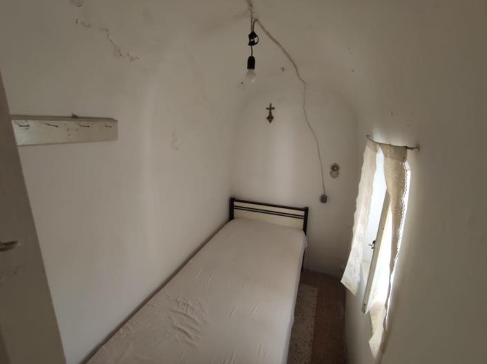 Image No.13-1 Bed House for sale