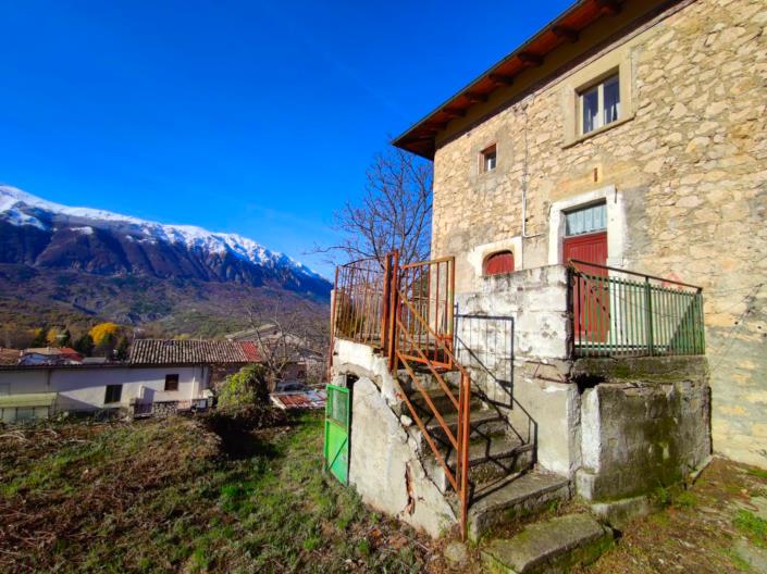 Image No.1-Maison de 4 chambres à vendre à Sant'Eufernia a Majella