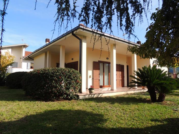 Image No.1-3 Bed Villa for sale