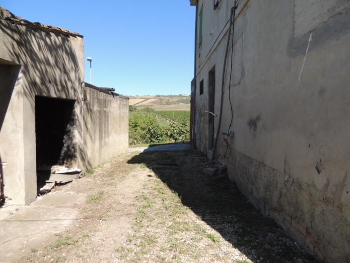 Image No.19-1 Bed Country House for sale