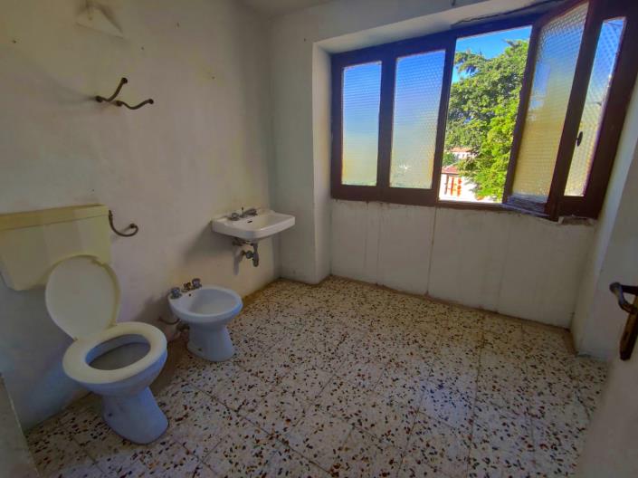 Image No.9-3 Bed House for sale