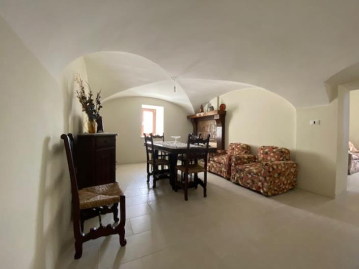 Image No.6-3 Bed House for sale