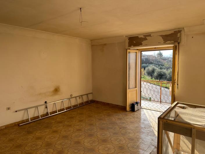 Image No.21-2 Bed Property for sale