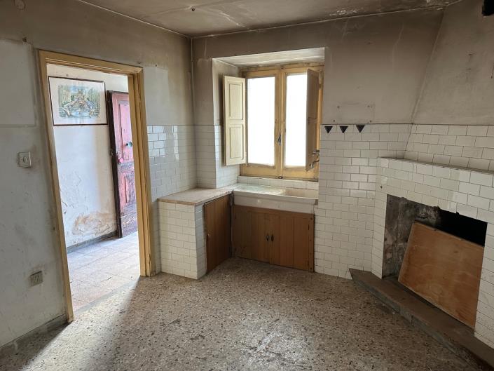 Image No.8-2 Bed Property for sale