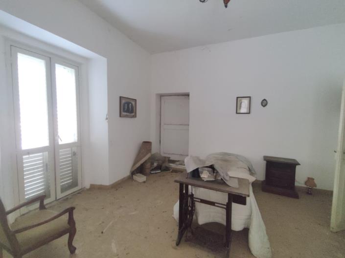 Image No.24-2 Bed Property for sale