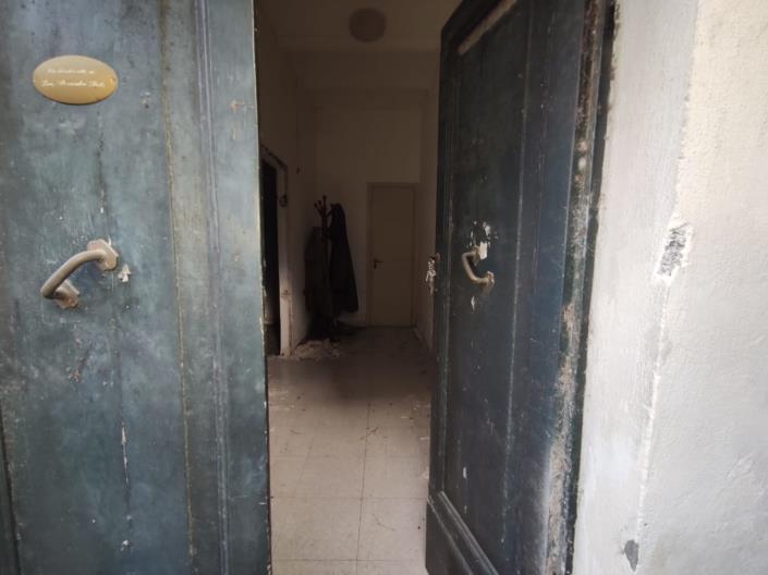 Image No.10-2 Bed Property for sale