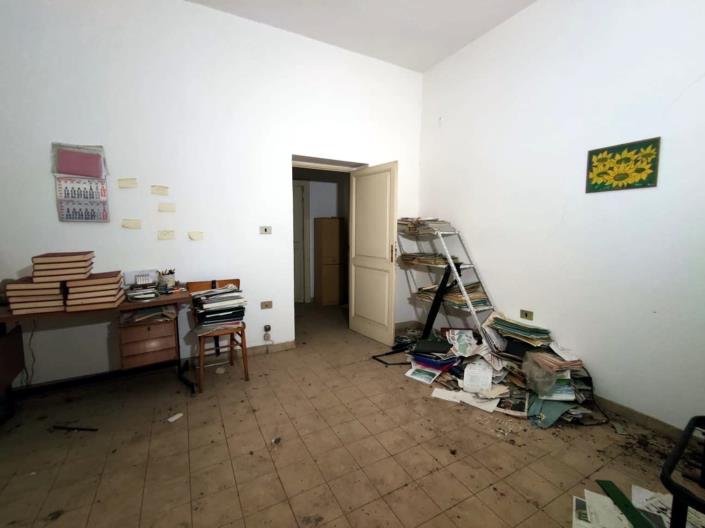 Image No.27-2 Bed Property for sale