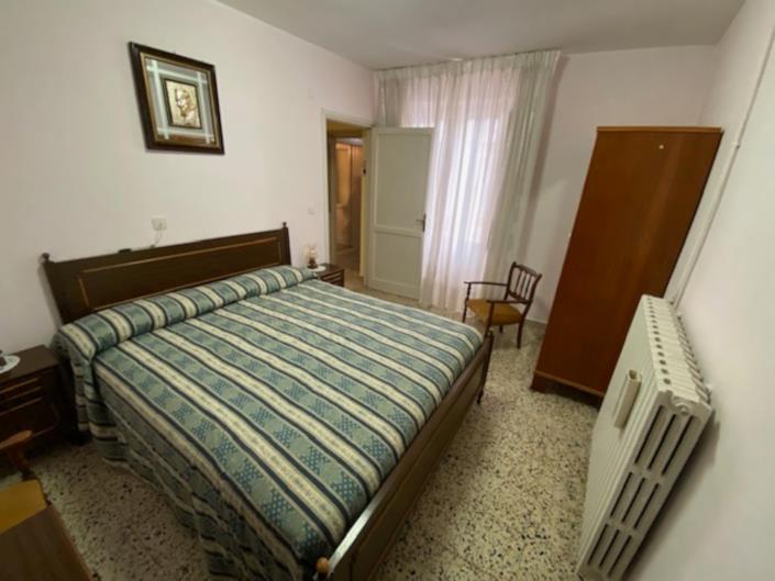 Image No.14-4 Bed Property for sale