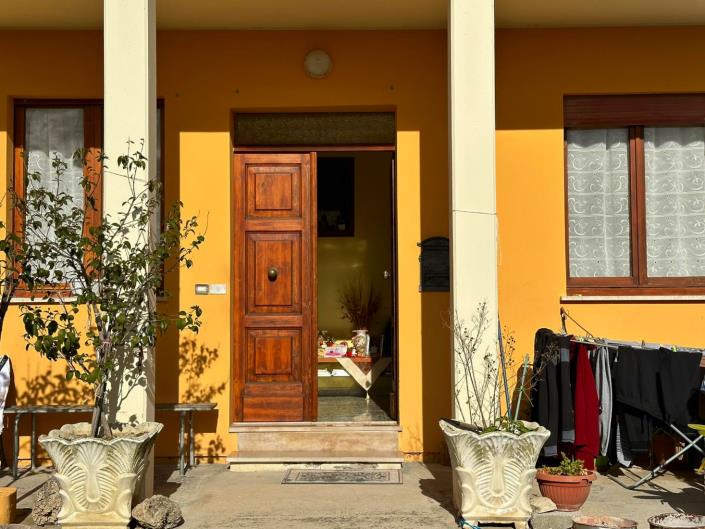 Image No.11-3 Bed Property for sale