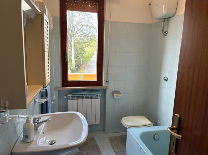 Image No.29-3 Bed Property for sale